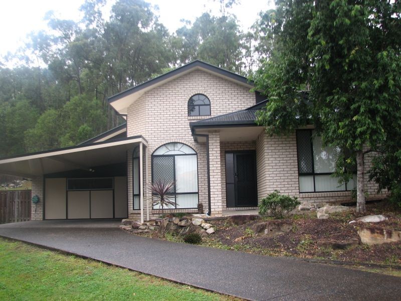9 York Street, Pacific Pines QLD 4211