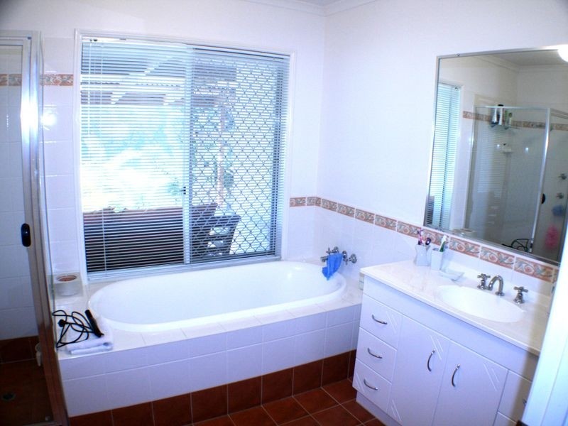 17 Catchlove Street, Maudsland QLD 4210