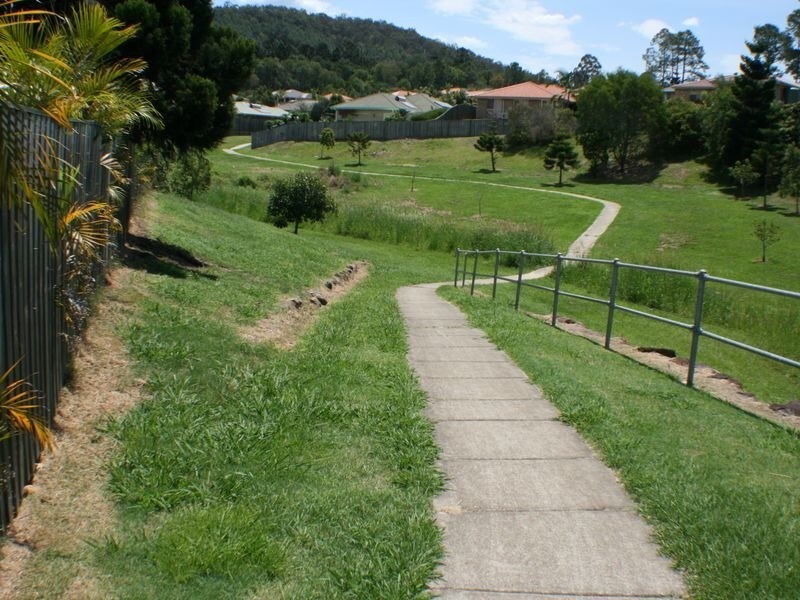 17 Catchlove Street, Maudsland QLD 4210