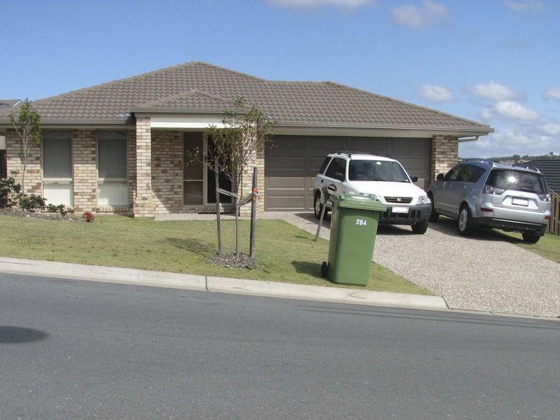 264 Universal Drive, Oxenford QLD 4210