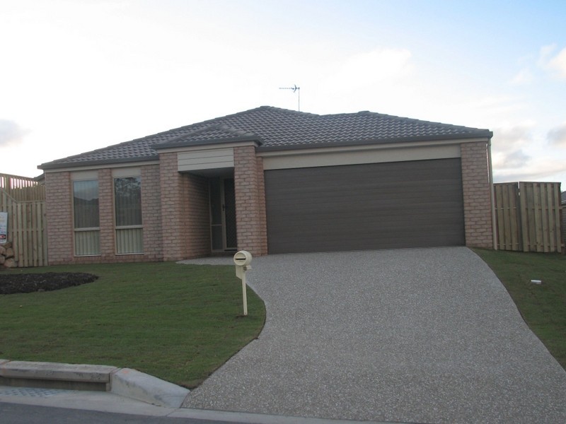 7 Starkey Street, Pacific Pines QLD 4211