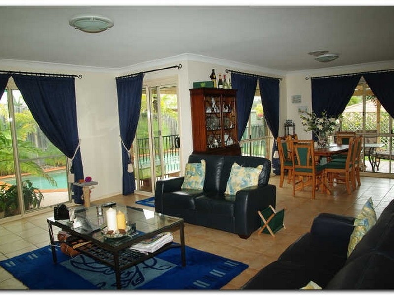 Pacific Pines QLD 4211