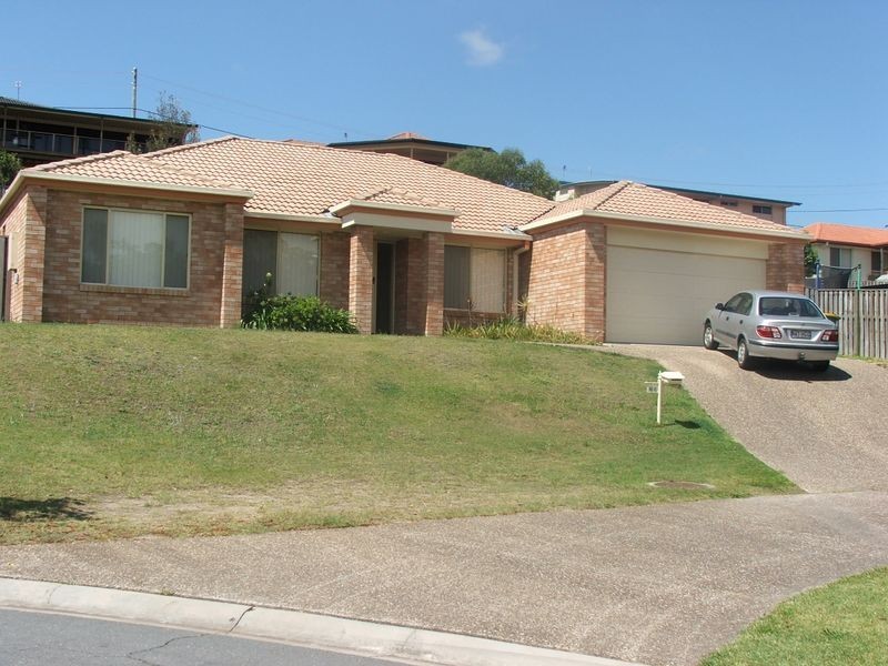 15 Feathertop Crescent, Pacific Pines QLD 4211