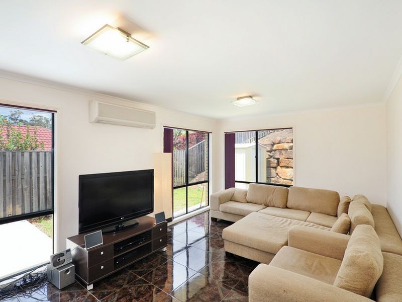 4 Fitzgerald Close, Maudsland QLD 4210