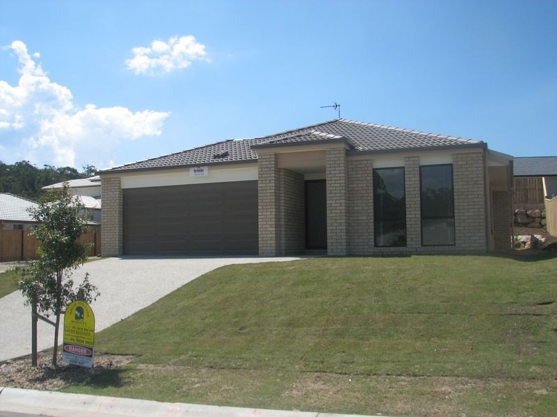27 Barradeen Circuit, Pacific Pines QLD 4211