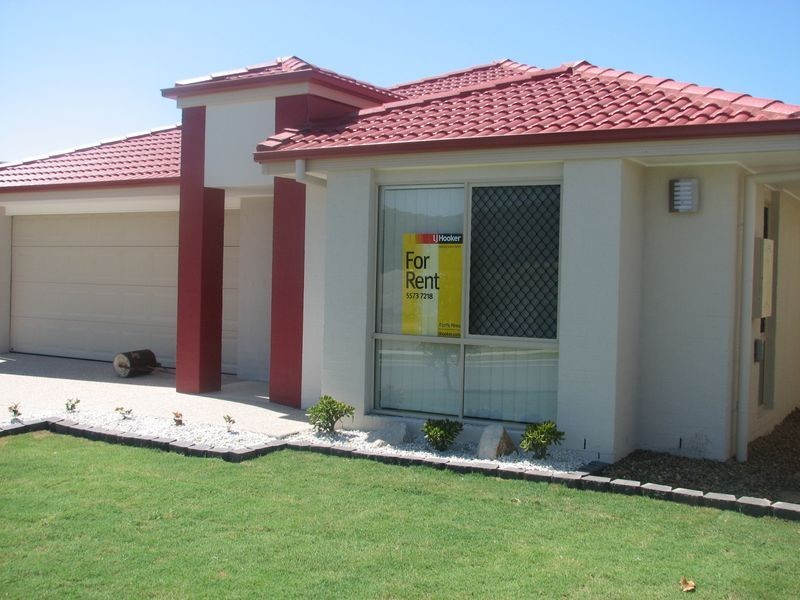 17 Barradeen Circuit, Pacific Pines QLD 4211