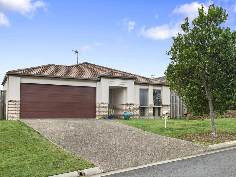 11 Chesterton Street, Pacific Pines QLD 4211
