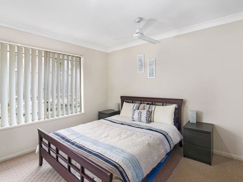 11 Chesterton Street, Pacific Pines QLD 4211