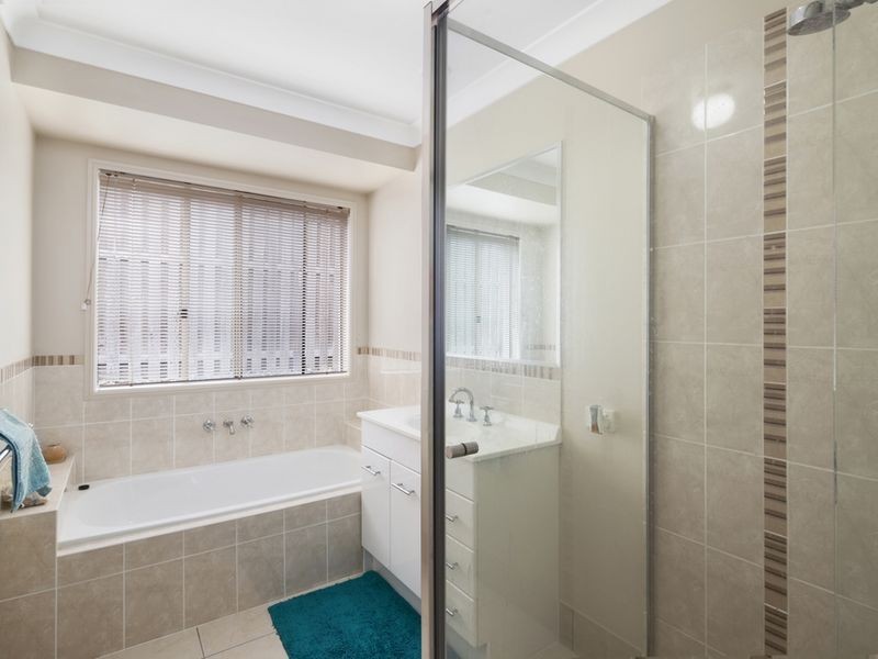 11 Chesterton Street, Pacific Pines QLD 4211