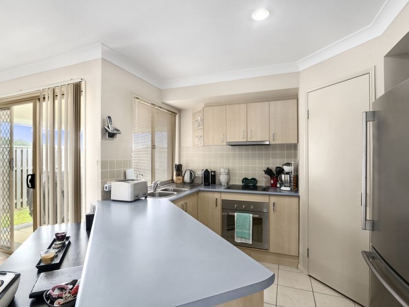 11 Chesterton Street, Pacific Pines QLD 4211