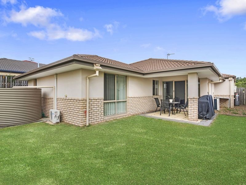 11 Chesterton Street, Pacific Pines QLD 4211