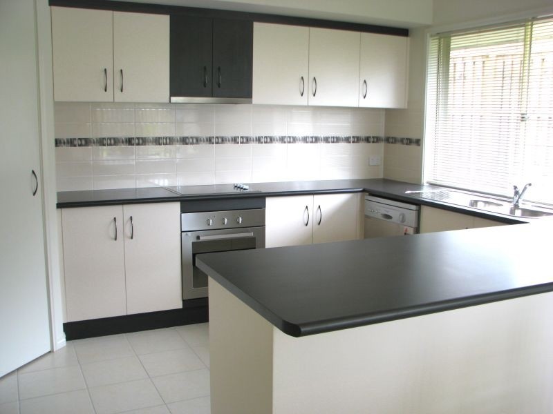 25 Bowley Street, Pacific Pines QLD 4211