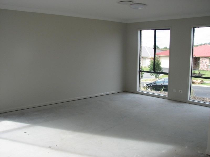 25 Bowley Street, Pacific Pines QLD 4211