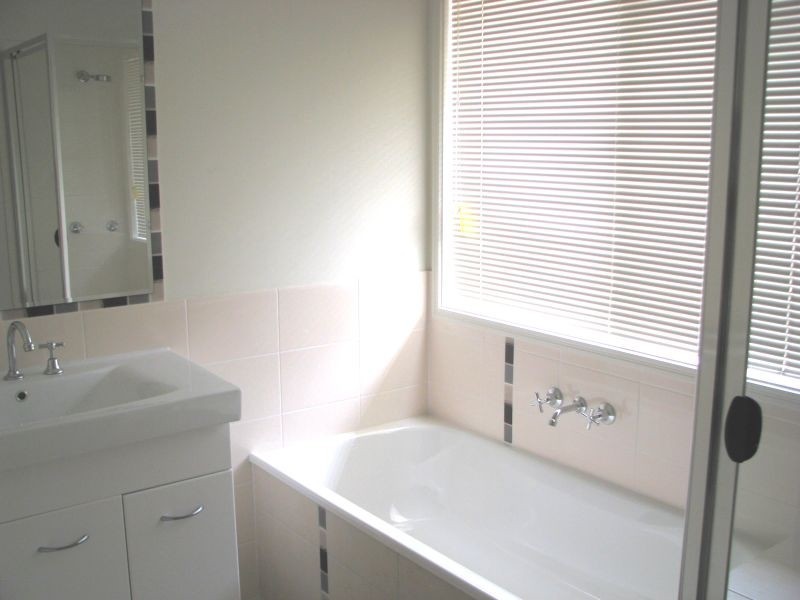 25 Bowley Street, Pacific Pines QLD 4211