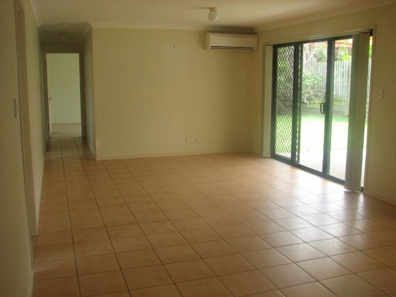 10 Granya Court, Pacific Pines QLD 4211