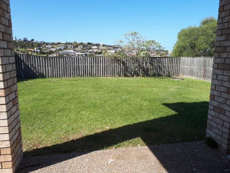 17 Beerwah Street, Pacific Pines QLD 4211