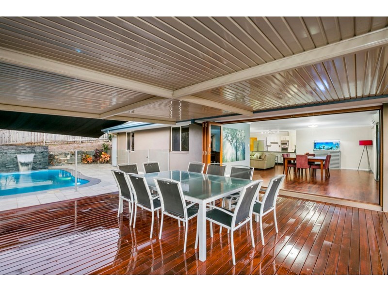 26 Taske Rise, Pacific Pines QLD 4211