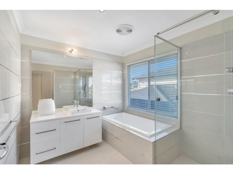 22 Willunga Street, Pacific Pines QLD 4211
