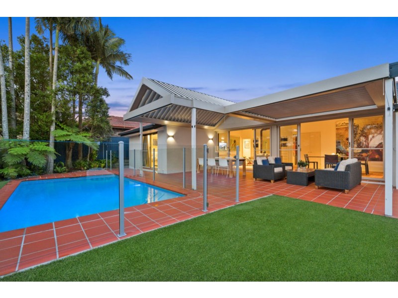 17 Morfantaine Terrace, Parkwood QLD 4214