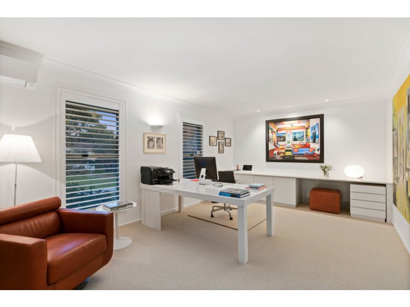 17 Morfantaine Terrace, Parkwood QLD 4214