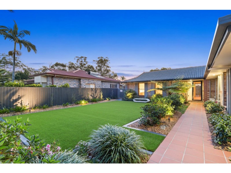 17 Morfantaine Terrace, Parkwood QLD 4214