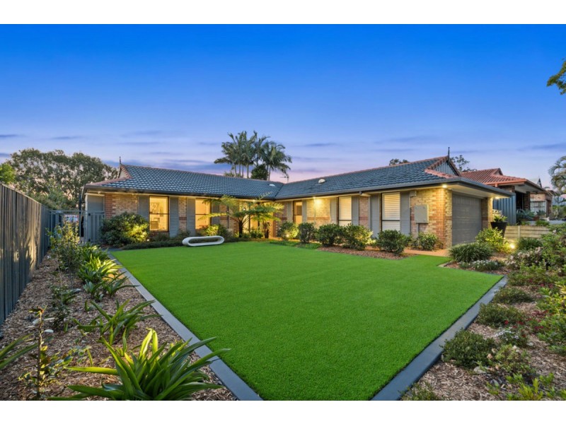 17 Morfantaine Terrace, Parkwood QLD 4214