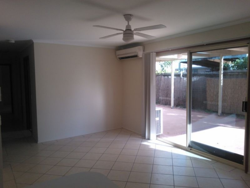 64 Studio Drive, Oxenford QLD 4210