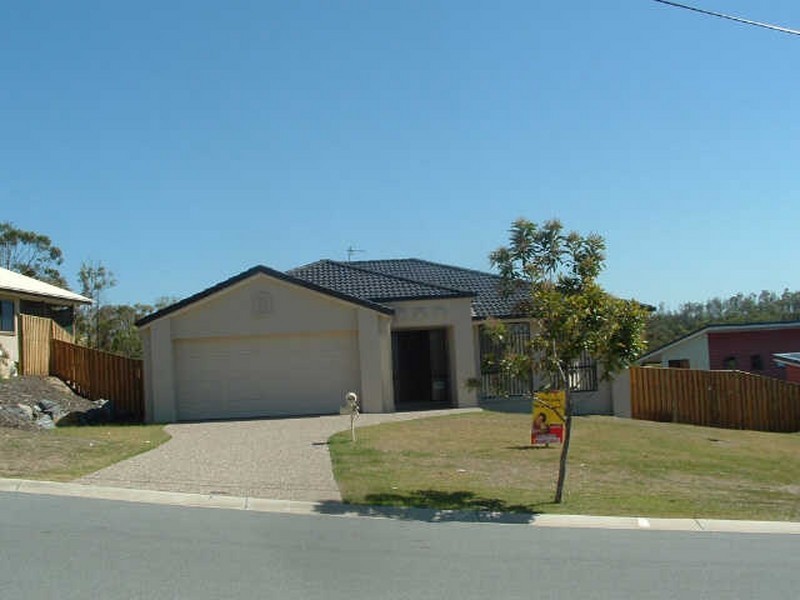 55 Manra Way, Pacific Pines QLD 4211