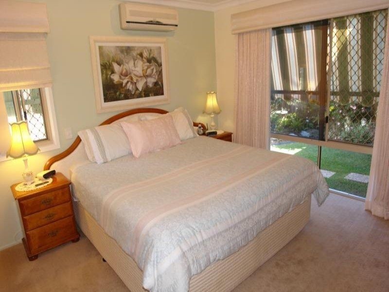 31/1 Archipelago Street, Pacific Pines QLD 4211