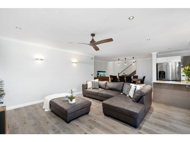 54 Davis Cup Court, Oxenford QLD 4210