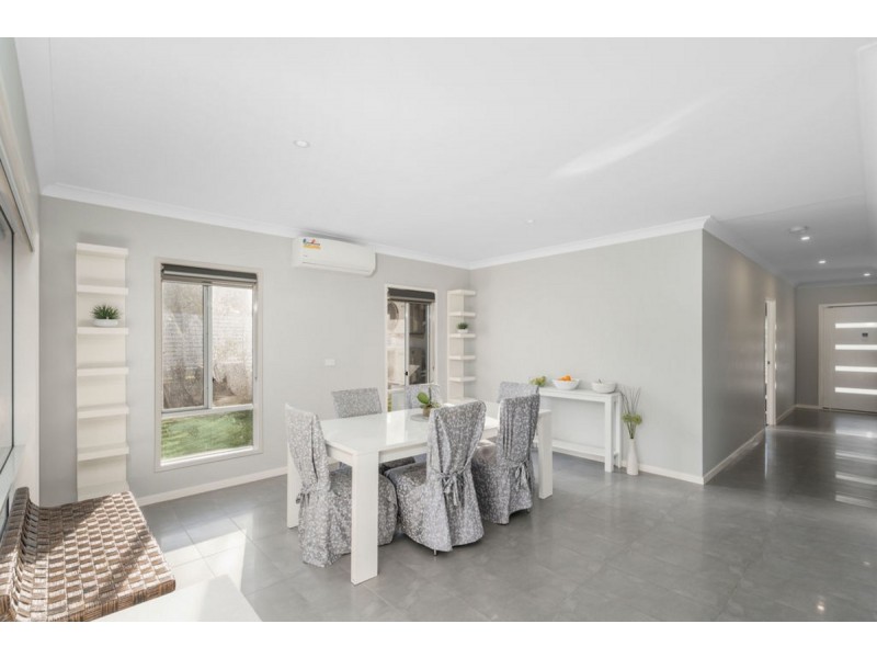 16 Northern Skies Terrace, Maudsland QLD 4210