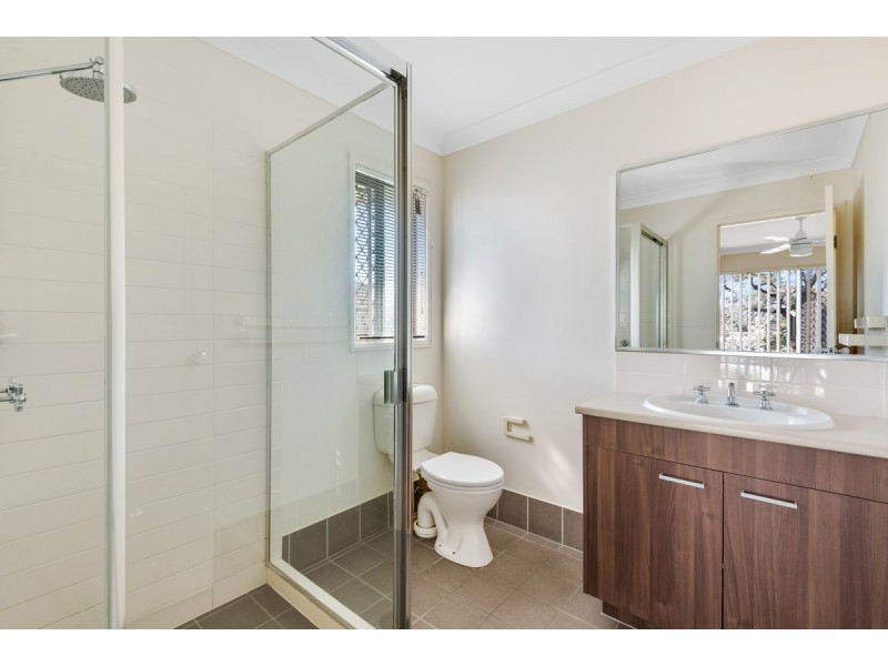 16 Wellers Street, Pacific Pines QLD 4211