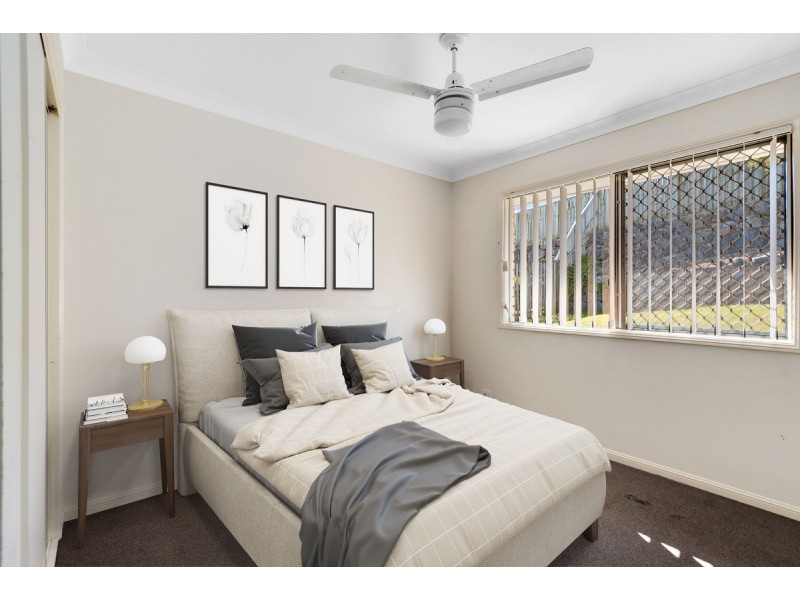 16 Wellers Street, Pacific Pines QLD 4211