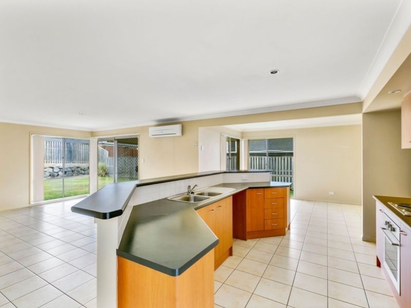 5 Wellers Street, Pacific Pines QLD 4211