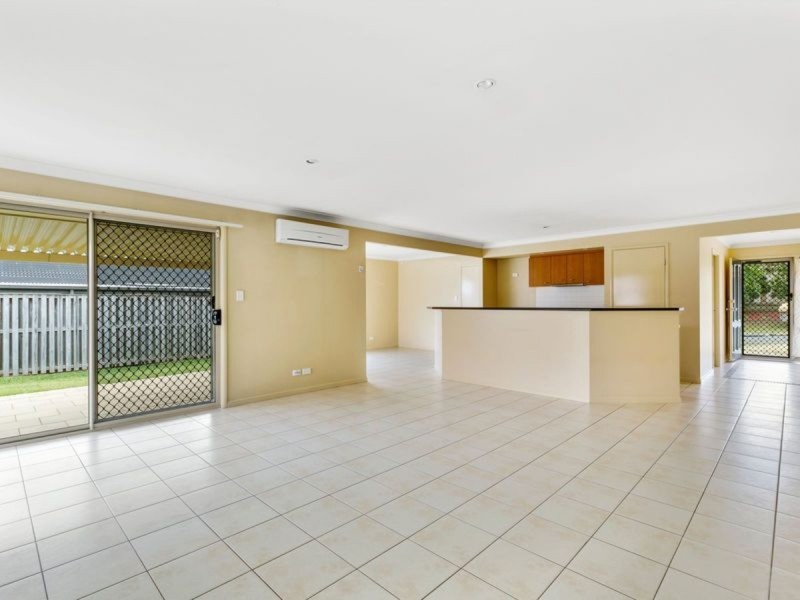 5 Wellers Street, Pacific Pines QLD 4211