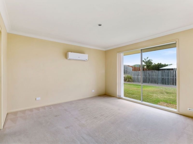 5 Wellers Street, Pacific Pines QLD 4211