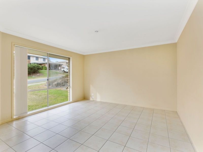 5 Wellers Street, Pacific Pines QLD 4211