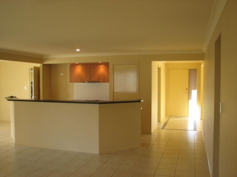 5 Wellers Street, Pacific Pines QLD 4211