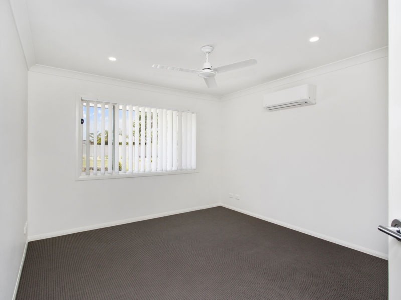 1/1 Riverwood Drive, Ashmore QLD 4214