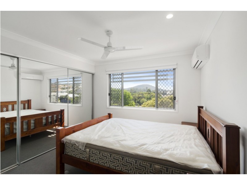 30/37 Witheren Circuit, Pacific Pines QLD 4211