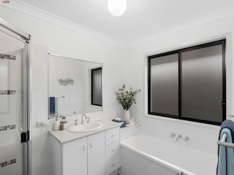 35 Rushcutter Avenue, Oxenford QLD 4210