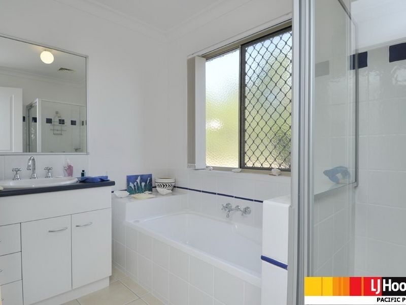 26/1 Archipelago Street, Pacific Pines QLD 4211