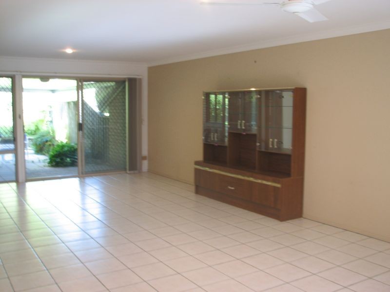 27/1 Archipelago Street, Pacific Pines QLD 4211