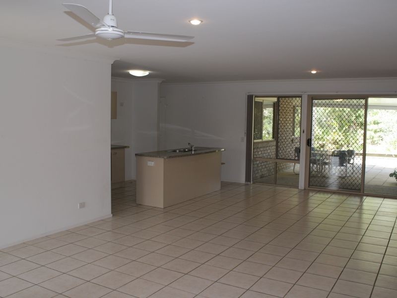 27/1 Archipelago Street, Pacific Pines QLD 4211