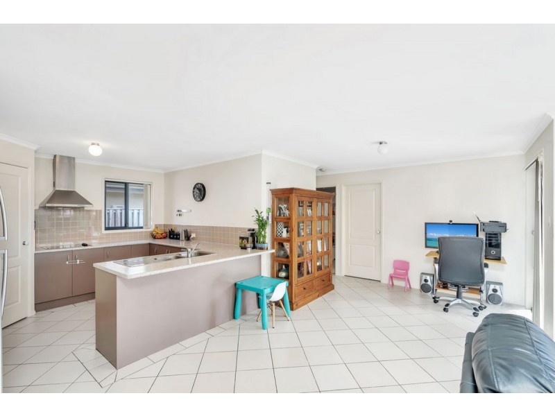 8 Ansett Way, Upper Coomera QLD 4209