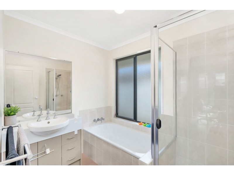 8 Ansett Way, Upper Coomera QLD 4209
