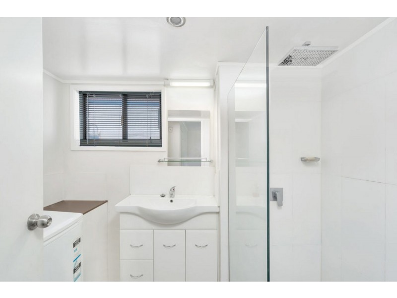 8/20 Bright Avenue, Labrador QLD 4215