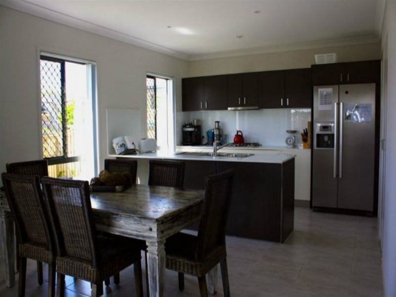 2 Rise Circuit, Pacific Pines QLD 4211