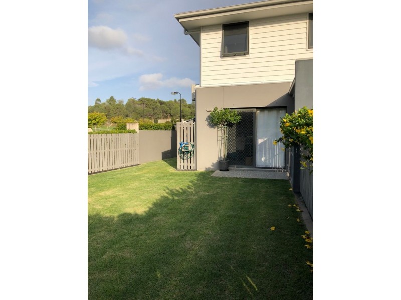 2 Rise Circuit, Pacific Pines QLD 4211