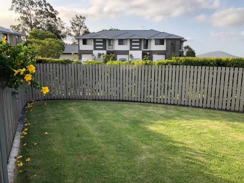 2 Rise Circuit, Pacific Pines QLD 4211